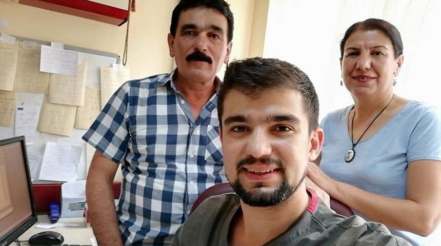 G&ouml;z doktoru oğlunu ziyarete gitti, depremde hayatını kaybetti