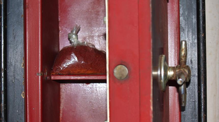 Fiyatı dudak u&ccedil;uklatıyor! &Ccedil;elik kasada muhafaza ediliyor