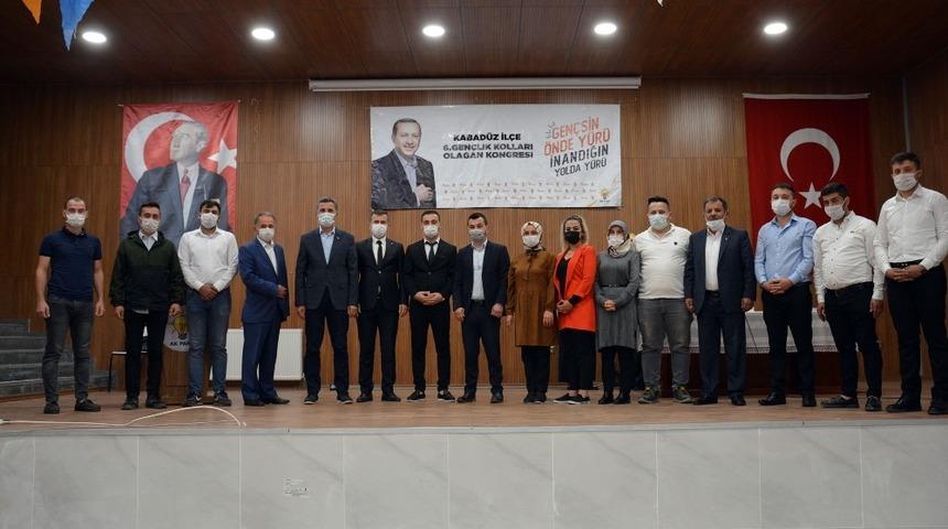 AK Parti Kabad&uuml;z İl&ccedil;e Gen&ccedil;lik Kolları Başkanlığı se&ccedil;imi yapıldı