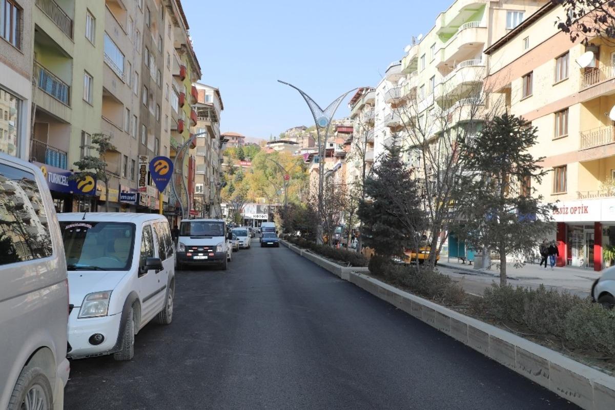 Hakkari&rsquo;de bulavar caddedi modern asfalt yola kavuştu