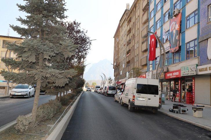 Hakkari’de bulavar caddedi modern asfalt yola kavuştu G3