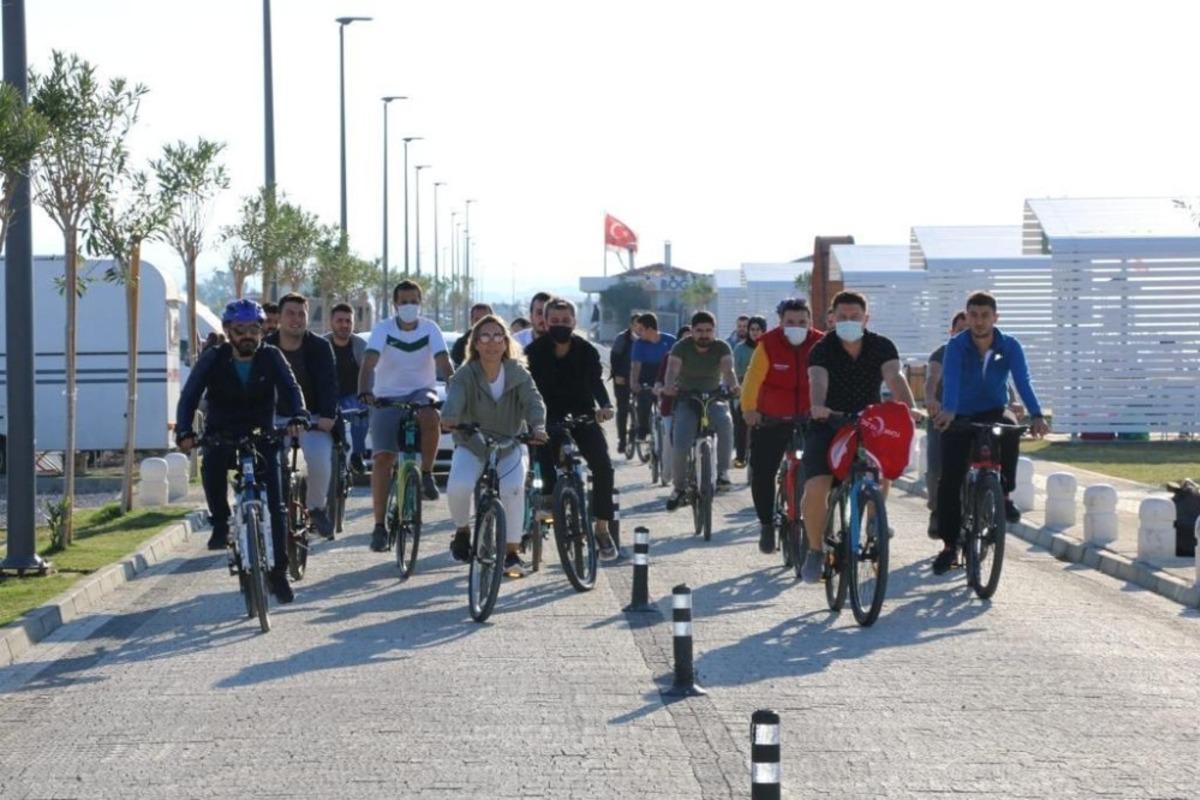 AK Partili &Ccedil;okal gen&ccedil;lerle pedal &ccedil;evirdi