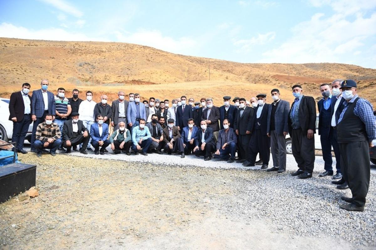 G&uuml;l&uuml;muşağı Mahallesi ilk kez asfalt ile tanıştı