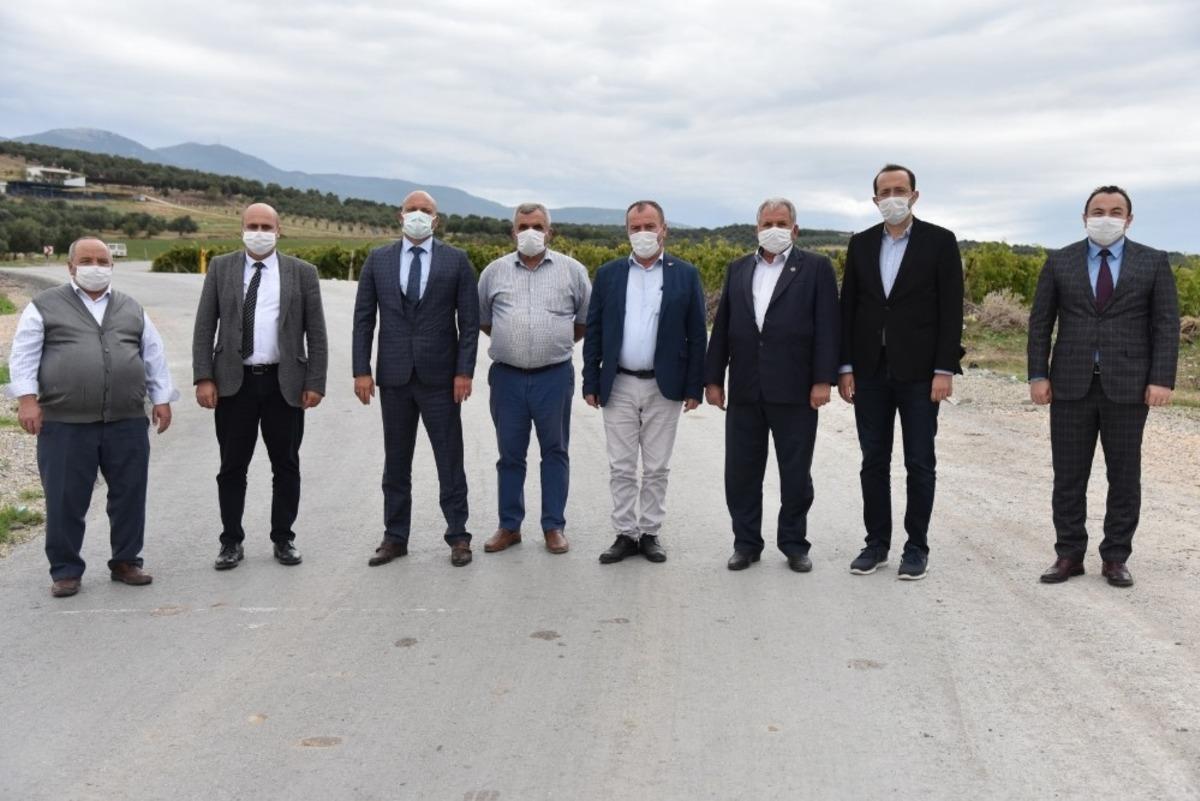 Manisa&rsquo;da yol &ccedil;alışmaları hız kesmiyor