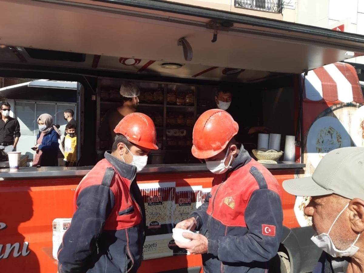 Oba&rsquo;dan depremzedelere 24 saat makarna desteği