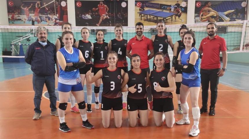 Van B&uuml;y&uuml;kşehir Kadın Voleybol takımı 3&rsquo;te 3 yaptı