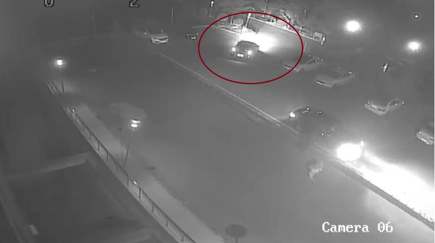 Aracın üzerinde unuttuğu para dolu çantayı yola düşürdü