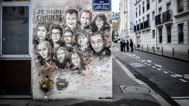 2015'te Charlie Hebdo'nun Paris'teki ofisine düzenlenen saldırıda 12 kişi hayatını kaybetmişti