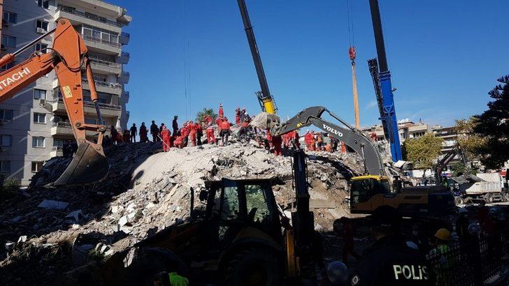 Enkaz altındaki Beril’den acı haber geldi G2