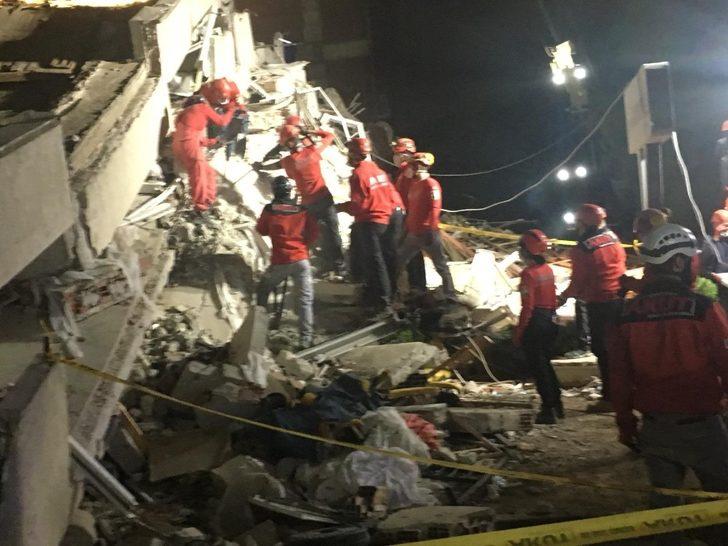 Enkaz altındaki Beril’den acı haber geldi G5