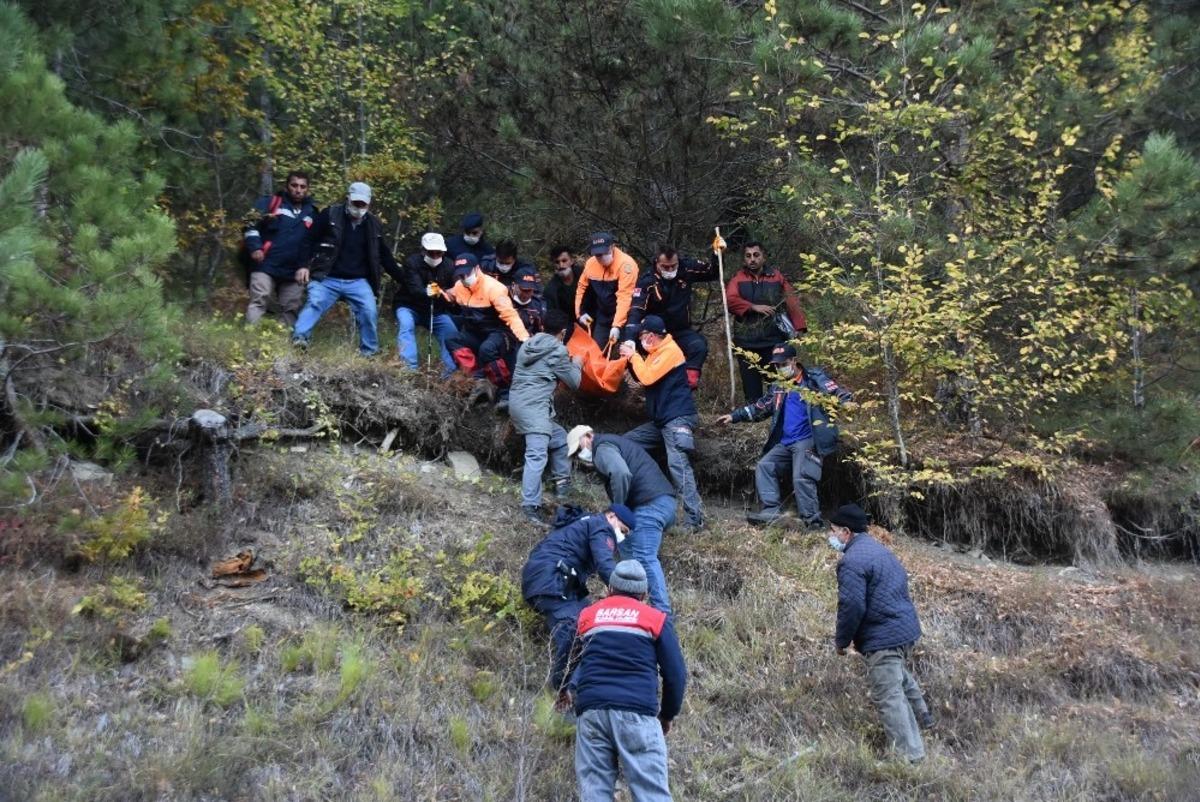 Sinop&rsquo;ta kayıp olarak aranan yaşlı adamın cesedi u&ccedil;urumdan &ccedil;ıkarıldı
