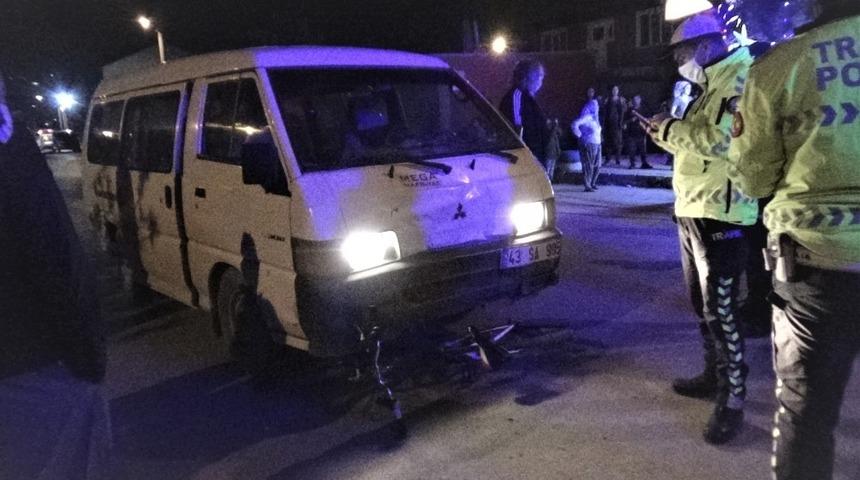 Kütahya'da feci kaza! 14 yaşındaki çocuğa çarpan sürücü aracını bırakıp kaçtı