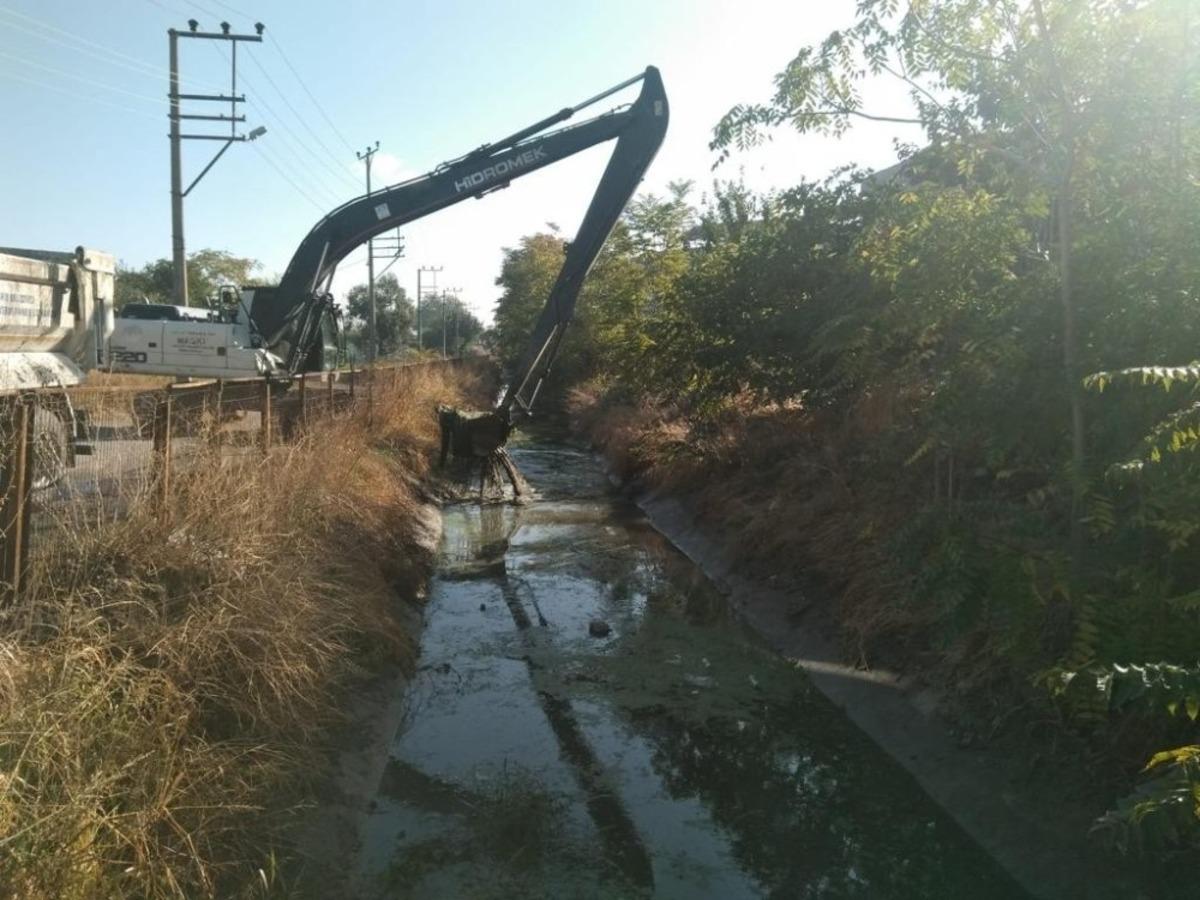 Manisa merkezde 9 kilometrelik dere temizlik &ccedil;alışması tamamlandı