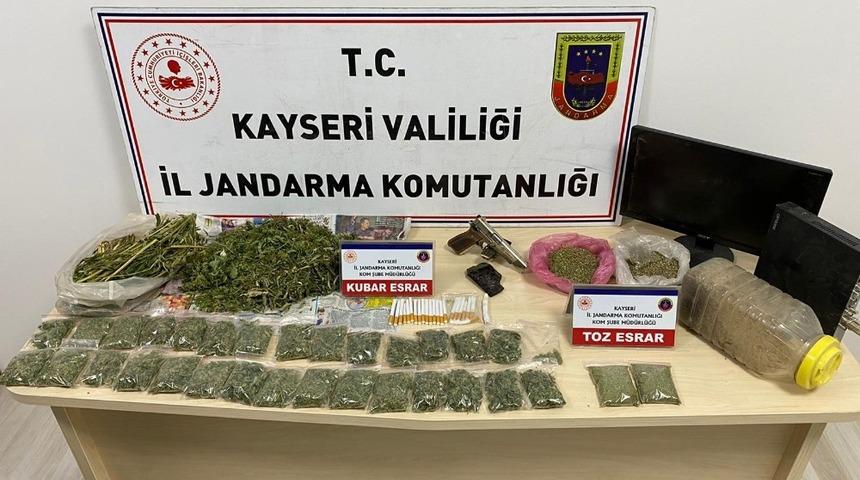 Tomarza&rsquo;da uyuşturucu operasyonu: 1 g&ouml;zaltı
