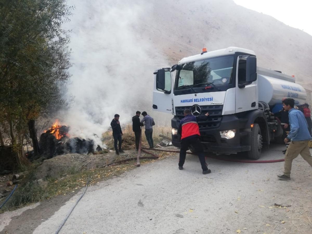 Hakkari&rsquo;de bin bağ ot yandı