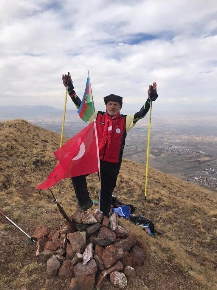 Zirveye Türkiye-Azerbaycan bayrağını astılar G3