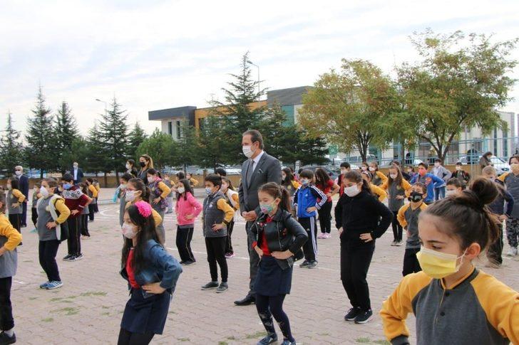 Celalettin Ekinci: “Okullarımızda virüsün olmadığı güzel günlere döneceğiz” G1