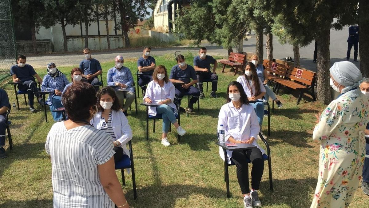 Fabrika iş&ccedil;ilerine korona vir&uuml;s eğitimi
