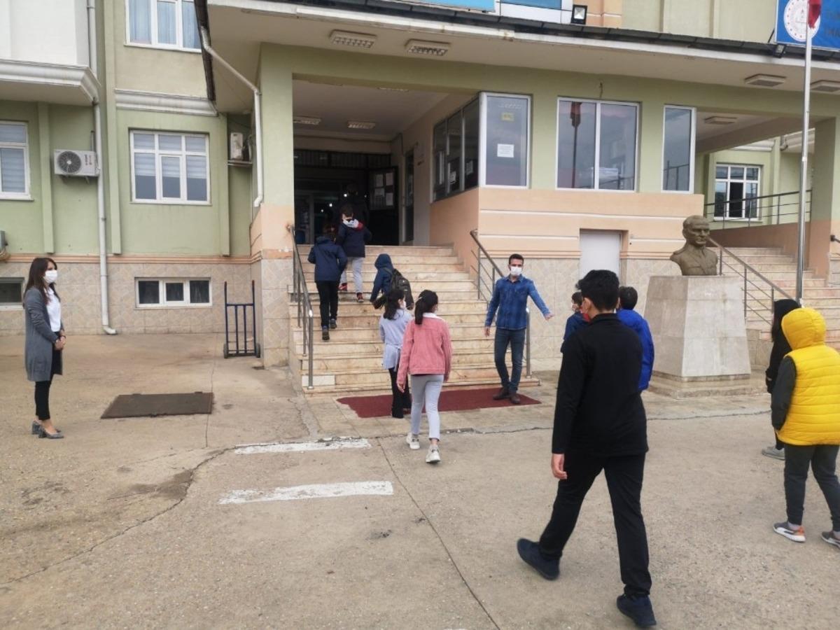 Tunceli&rsquo;de 5 ve 9. sınıflar  y&uuml;z y&uuml;ze eğitime başladı