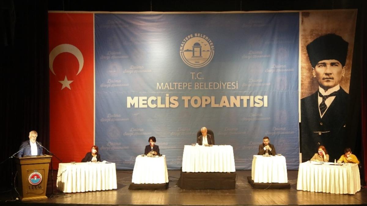 İzmir depreminde hayatını kaybedenler Maltepe Belediye Meclisi&rsquo;nde anıldı