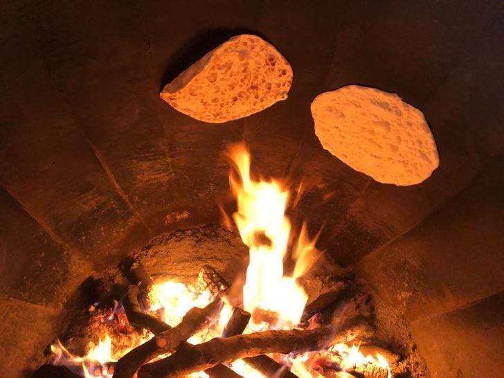 Suriye ekmeğini üreterek geçimini sağlıyor G3