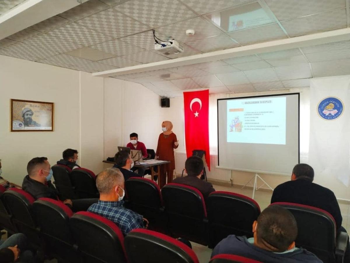 Yurt personeline seminer d&uuml;zenlendi