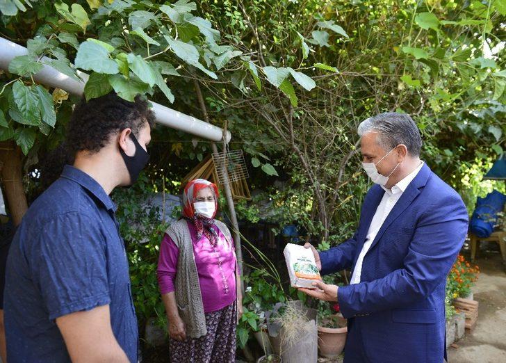 Muratpaşa, kendi ürettiği 13 bin paket unu ilçe sakinleriyle paylaşıyor G2