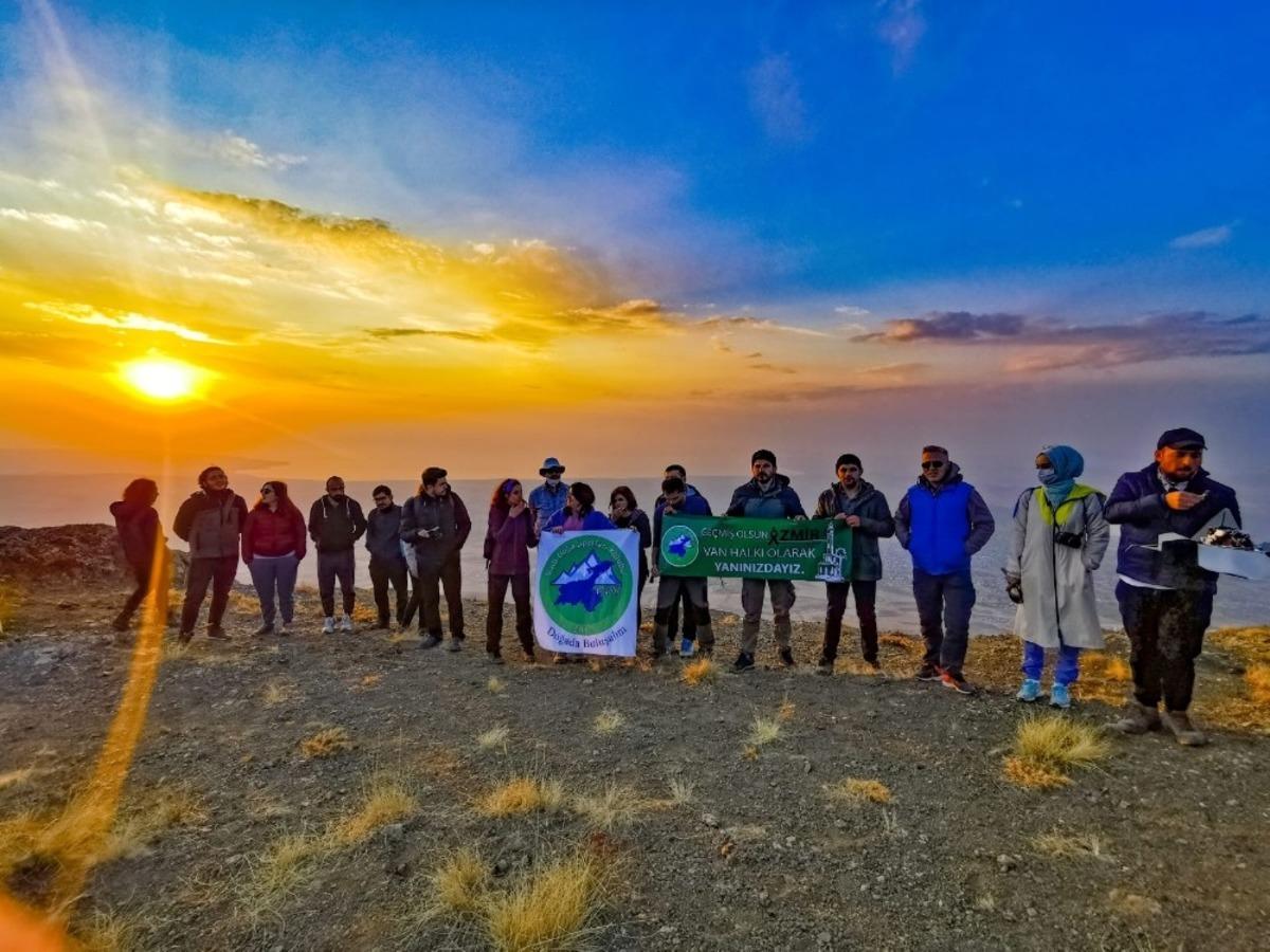 2 bin 800 rakımda İzmir&rsquo;e &lsquo;ge&ccedil;miş olsun&rsquo; dilekleri