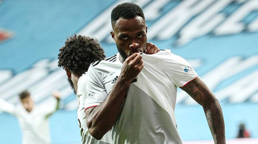 Beşiktaş'ta Cyle Larin sezona iyi başladı