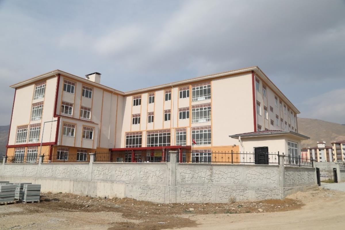 Başkale Anadolu Lisesi eğitim &ouml;ğretime a&ccedil;ıldı