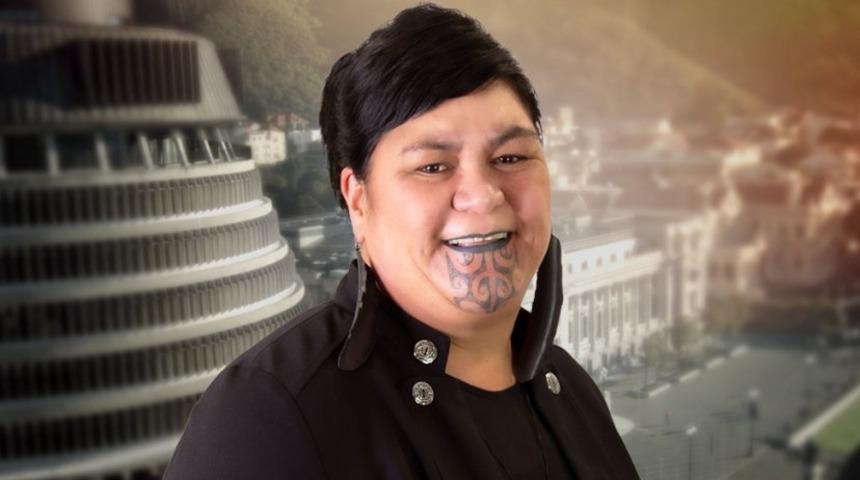 Yüzü dövmeli yerli siyasetçi, Yeni Zelanda'nın ilk kadın dışişleri bakanı oldu