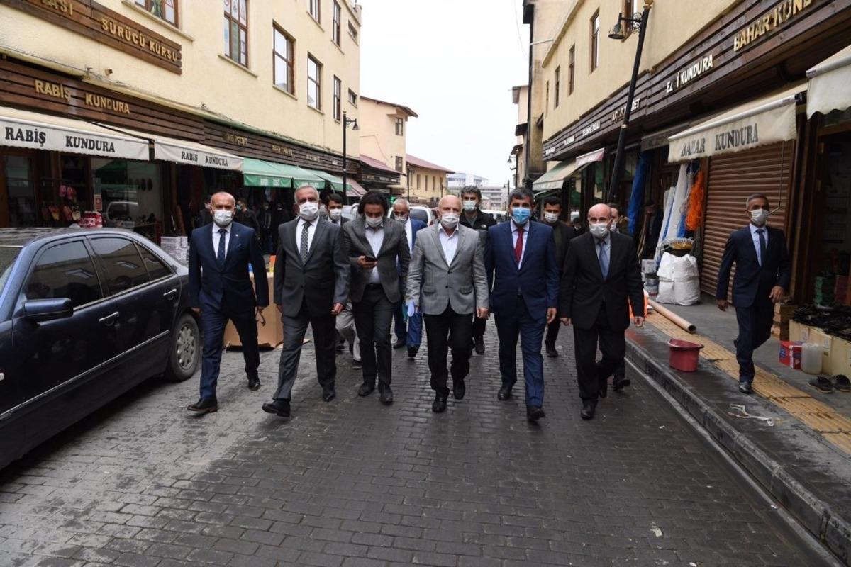 Muş ve Erzurum belediyelerinden &ouml;rnek dayanışma