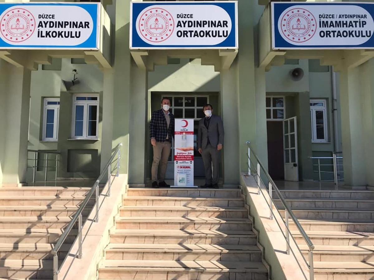 Kızılay&rsquo;dan 8 okula dezenfektan standı