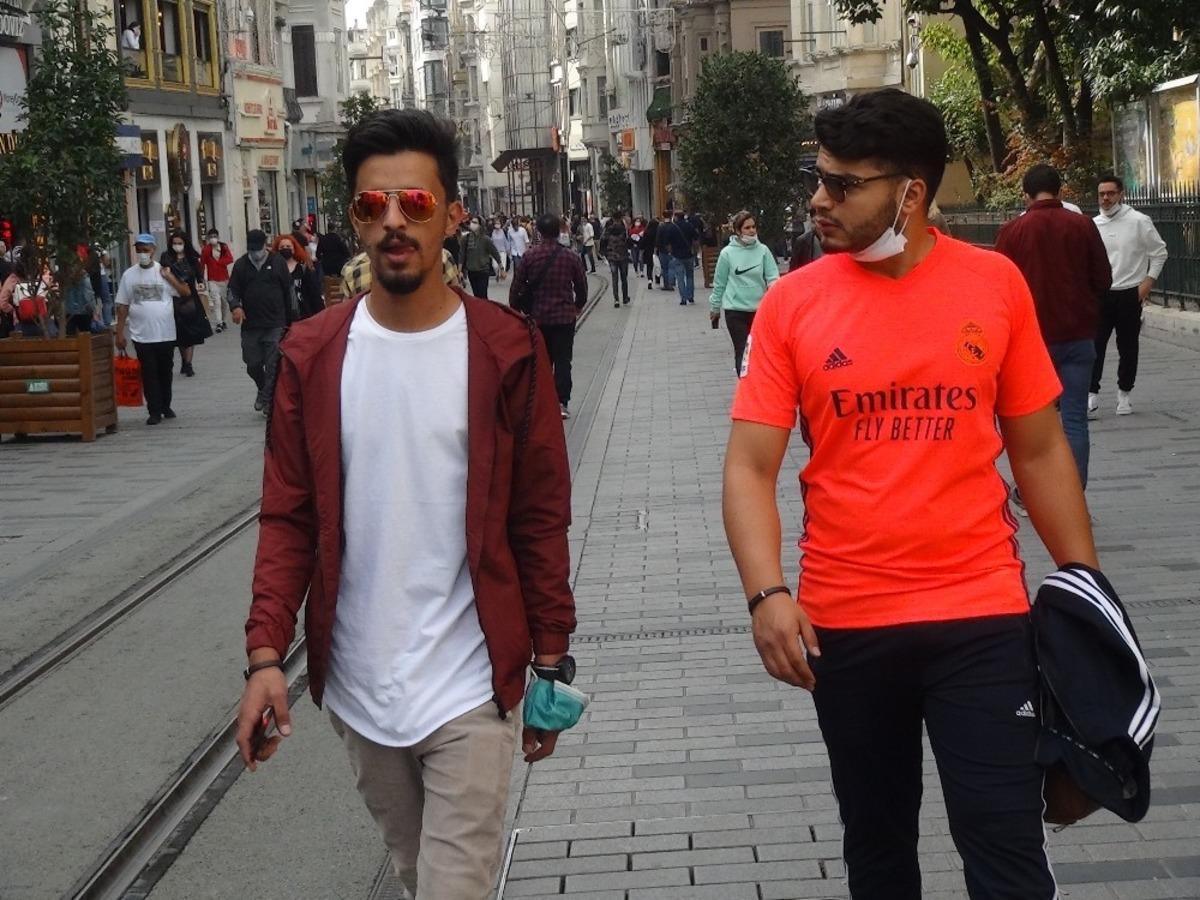 Taksim&rsquo;de drone destekli korona vir&uuml;s denetimi