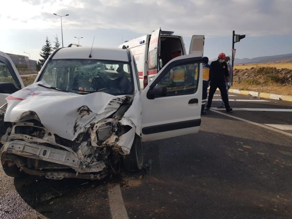 Develi&rsquo;de trafik kazası: 2 yaralı