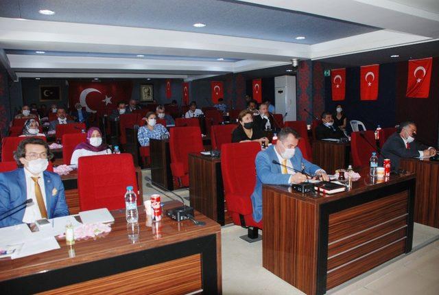 Isparta Belediye Başkanı Başdeğirmen’den kaçak yapı uyarısı