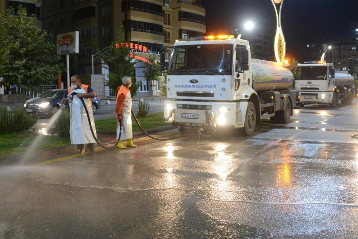 Malatya&rsquo;da caddeler yıkanıyor