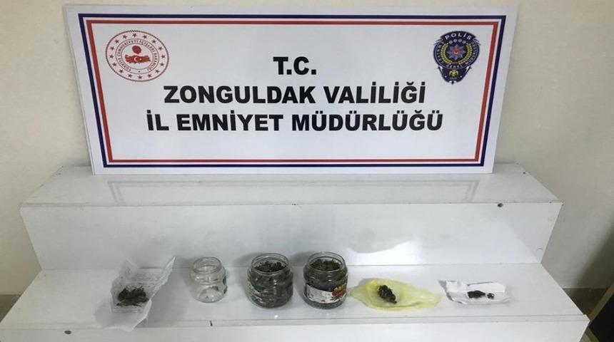 Zonguldak&rsquo;ta 2 uyuşturucu satıcısı yakalandı