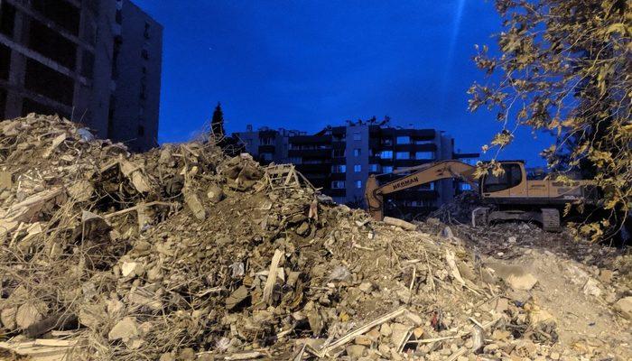Depremde çöken Yılmaz Erbek apartmanından 3 kişinin daha cesedi çıkarıldı