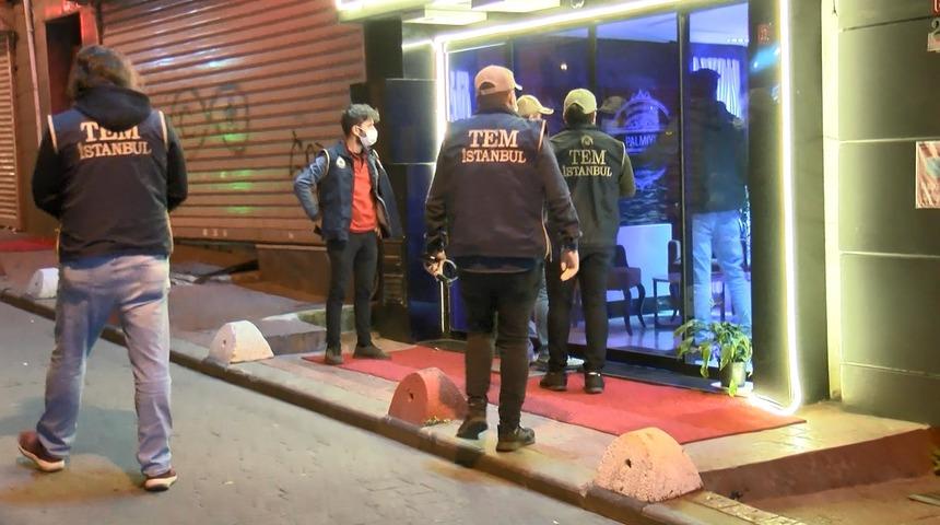 İstanbul merkezli 8 ilde 'usuls&uuml;z ikamet izni' verenlere operasyon