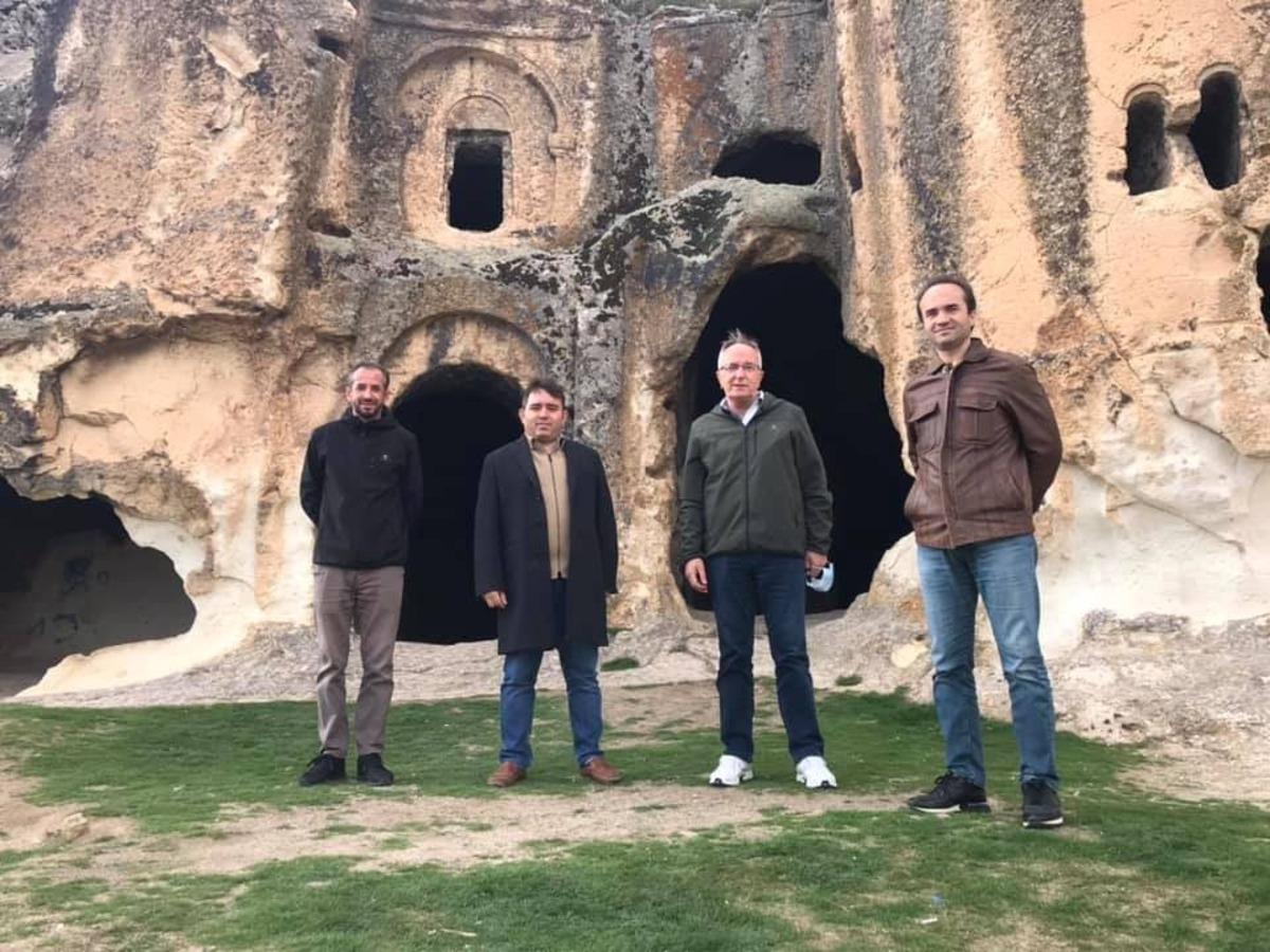 Kaya, Altınovalı misafirlerine Afyon&rsquo;u tanıttı