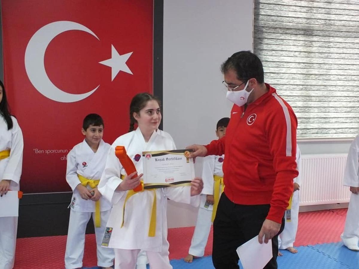 &Ccedil;elebispor&rsquo;da tekmeler kuşak i&ccedil;in kalktı