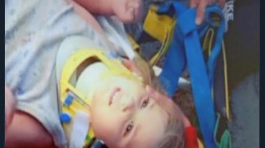 İzmir'de Rıza Bey Apartmanı enkazından 91 saat sonra bir &ccedil;ocuk &ccedil;ıkarıldı