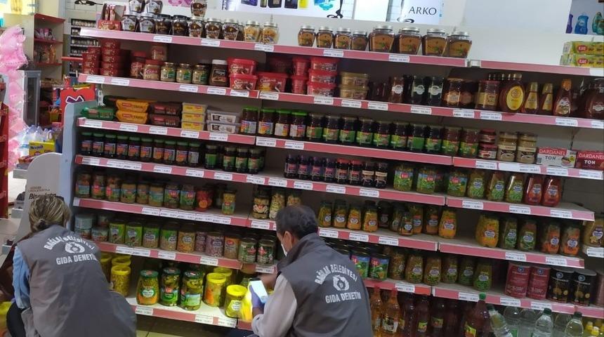 Tarihi ge&ccedil;en kışlık gıdalarla vatandaşı zehirleyeceklerdi, su&ccedil;&uuml;st&uuml; yakalandılar