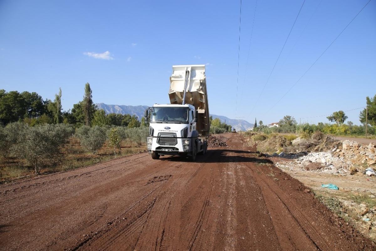 D&ouml;şemealtı&rsquo;nda yol &ccedil;alışmalarına yeniden start verildi