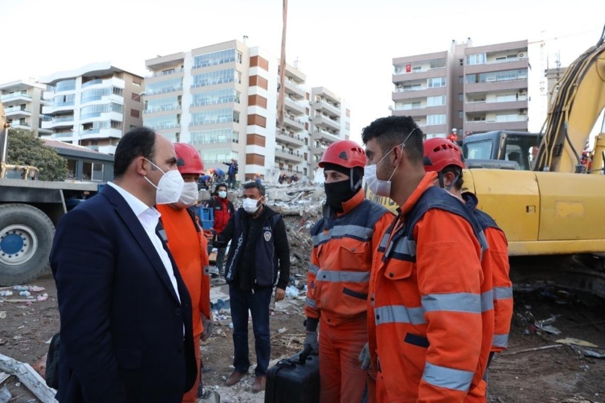 Başkan Altay İzmir&rsquo;de deprem b&ouml;lgesini ziyaret etti