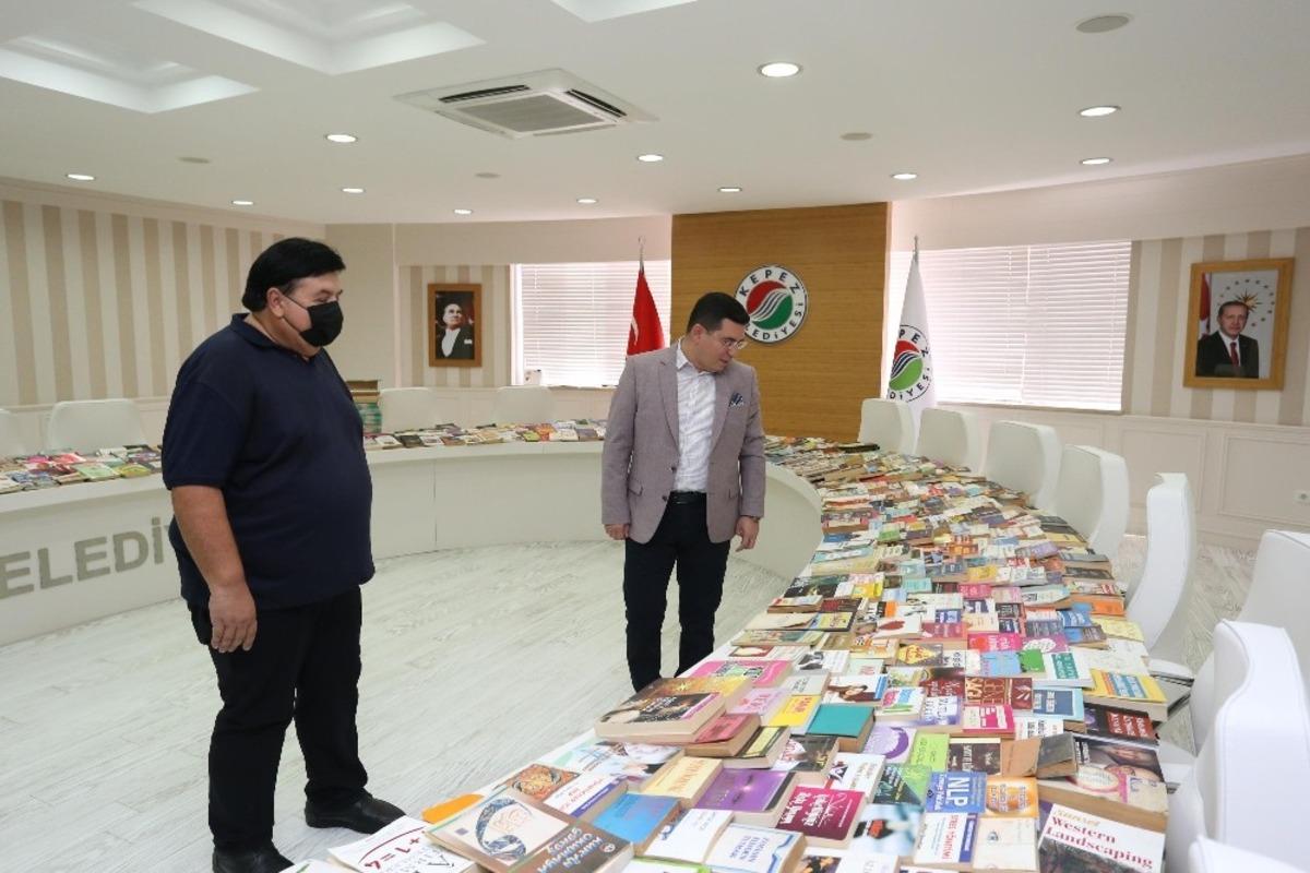 Cemil Meri&ccedil; Kitaplığı&rsquo;na 1400 kitap daha bağışlandı