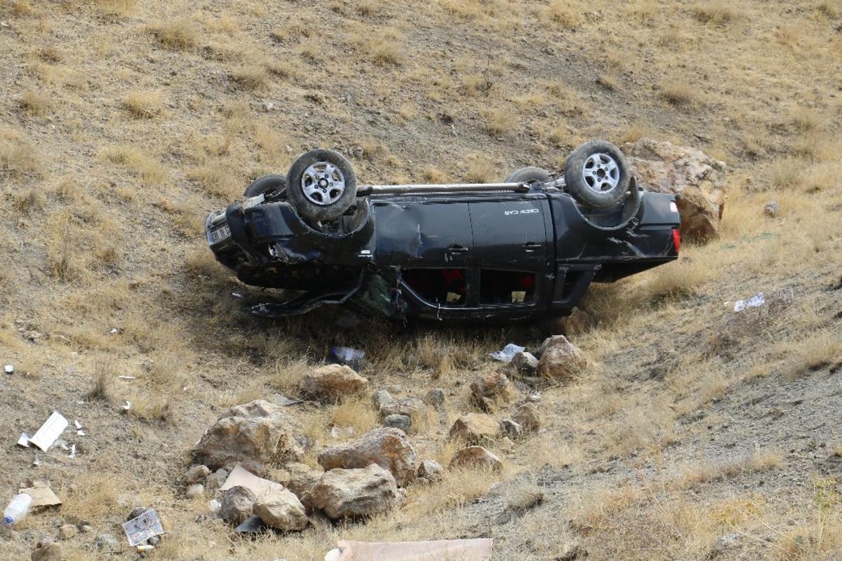 Elazığ&rsquo;da ara&ccedil; şarampole u&ccedil;tu: 1 yaralı