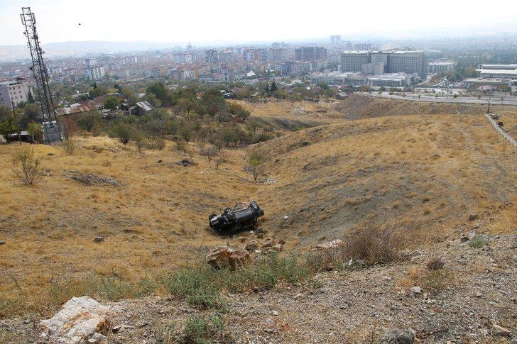 Elazığ’da araç şarampole uçtu: 1 yaralı G2