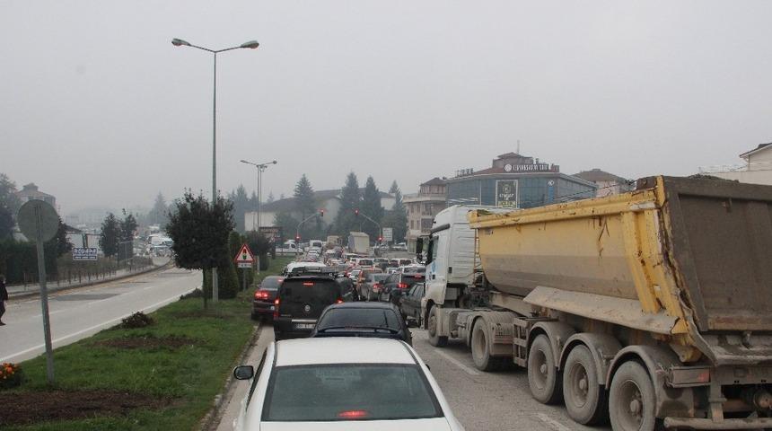 Asfalt &ccedil;alışması g&uuml;zergah değişikliğine neden oldu